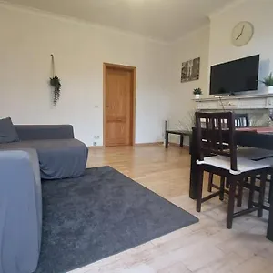Charming 1-bedroom Apartamento